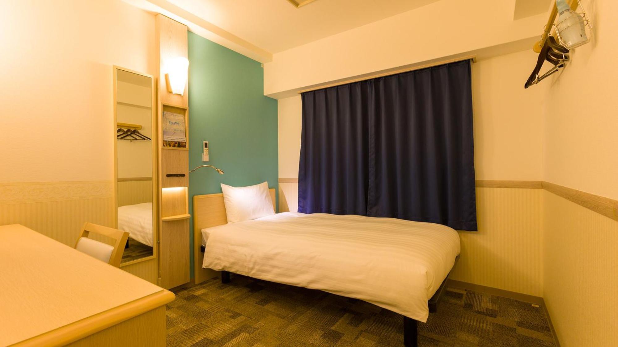 Toyoko Inn Marugame Ekimae Номер фото